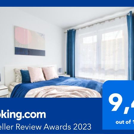 M&R Apartament Airport&Business Deluxe Cybernetyki 17 - Underground Garage - Free Wifi - Netflix - Air Conditioning - Self Check-In, Close By Chopin Airport Warschau Buitenkant foto