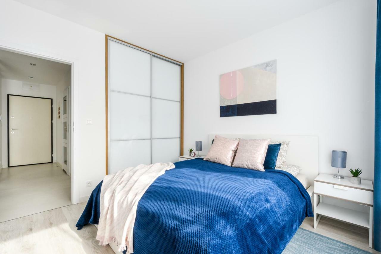M&R Apartament Airport&Business Deluxe Cybernetyki 17 - Underground Garage - Free Wifi - Netflix - Air Conditioning - Self Check-In, Close By Chopin Airport Warschau Buitenkant foto